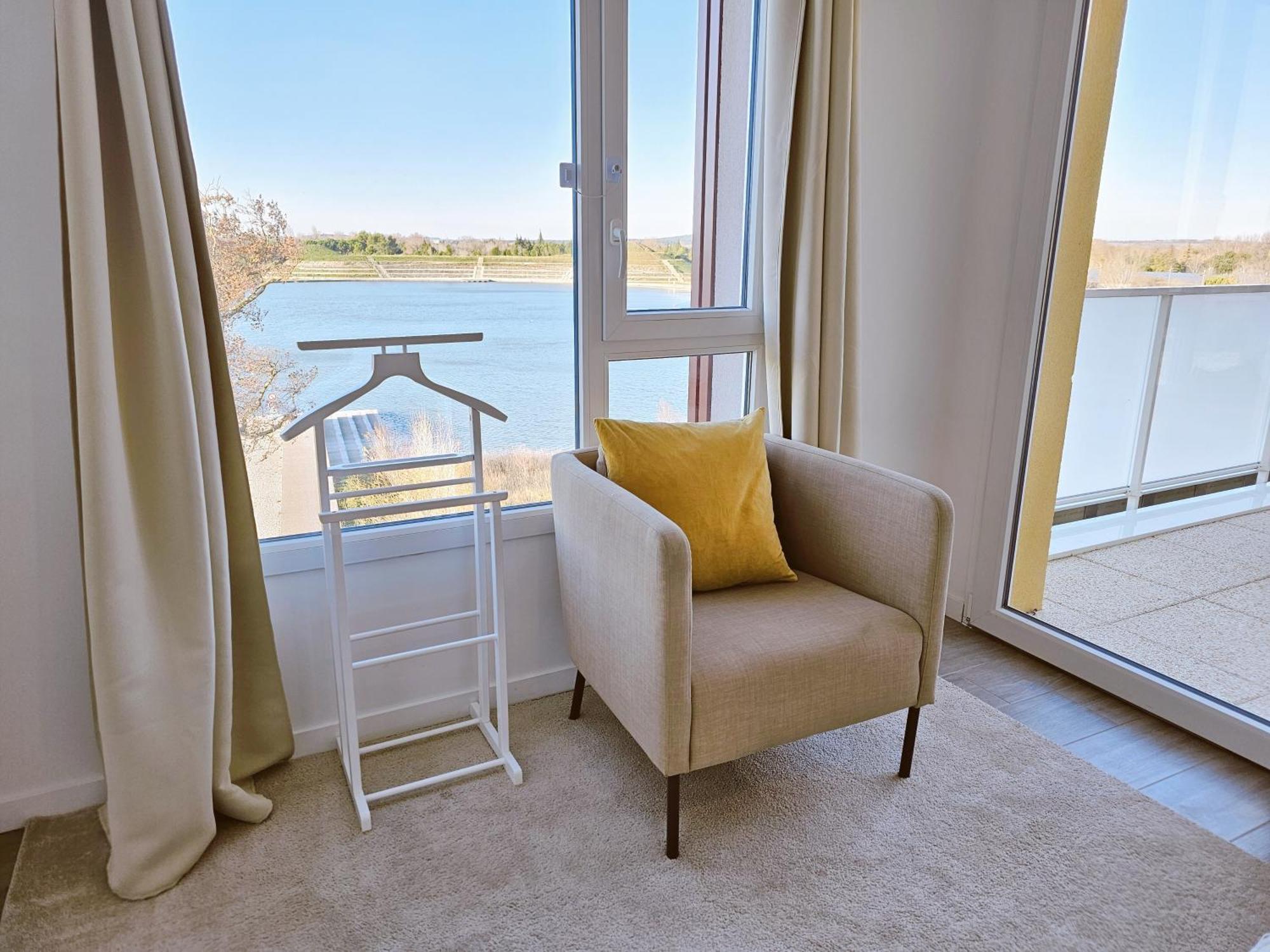 Lakeside Provence - Appartement Classe 4 Etoiles, Vue Sur Le Lac, Parking Sous-Sol, Double Clim Monteux Exterior photo