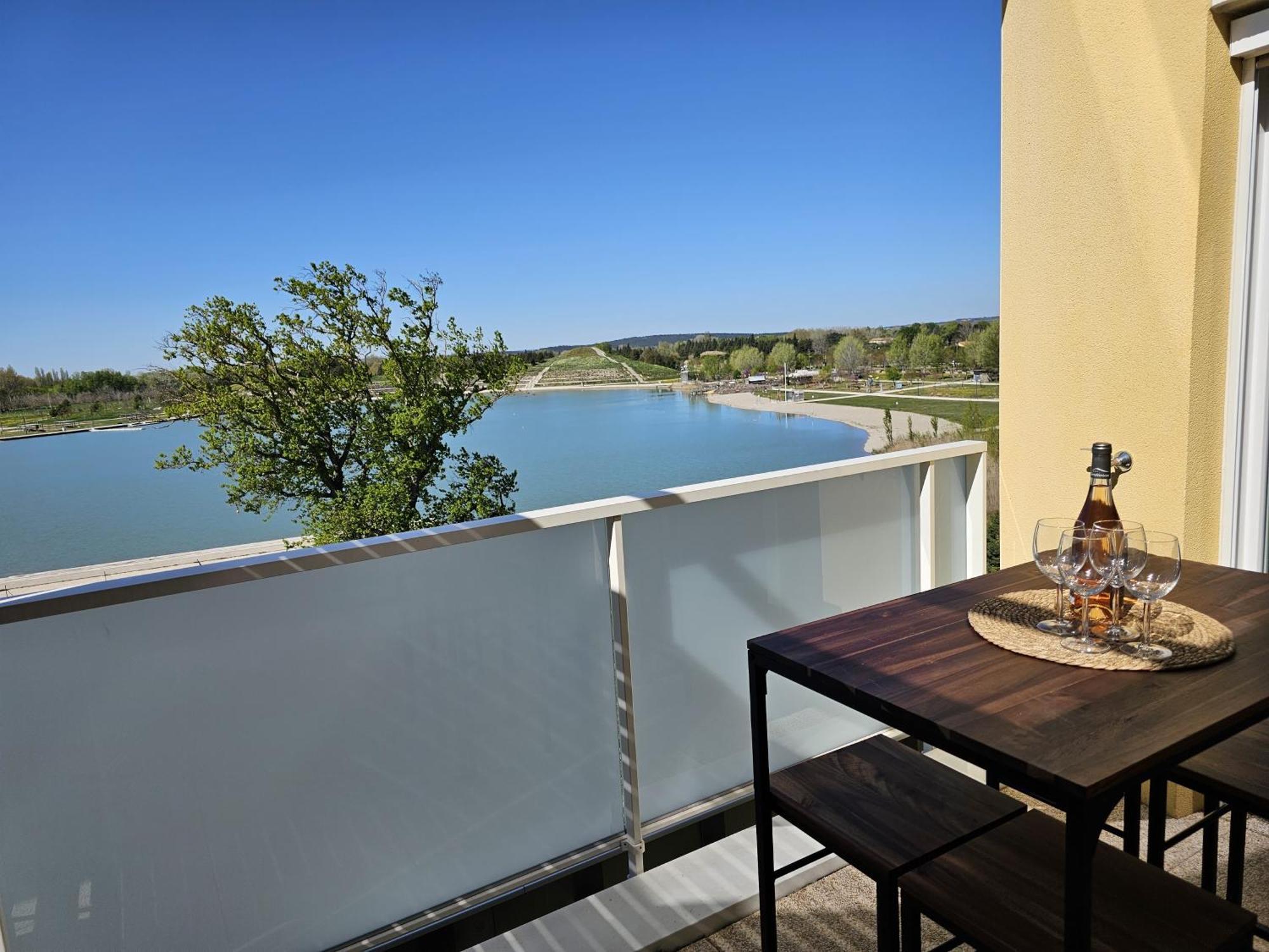Lakeside Provence - Appartement Classe 4 Etoiles, Vue Sur Le Lac, Parking Sous-Sol, Double Clim Monteux Exterior photo