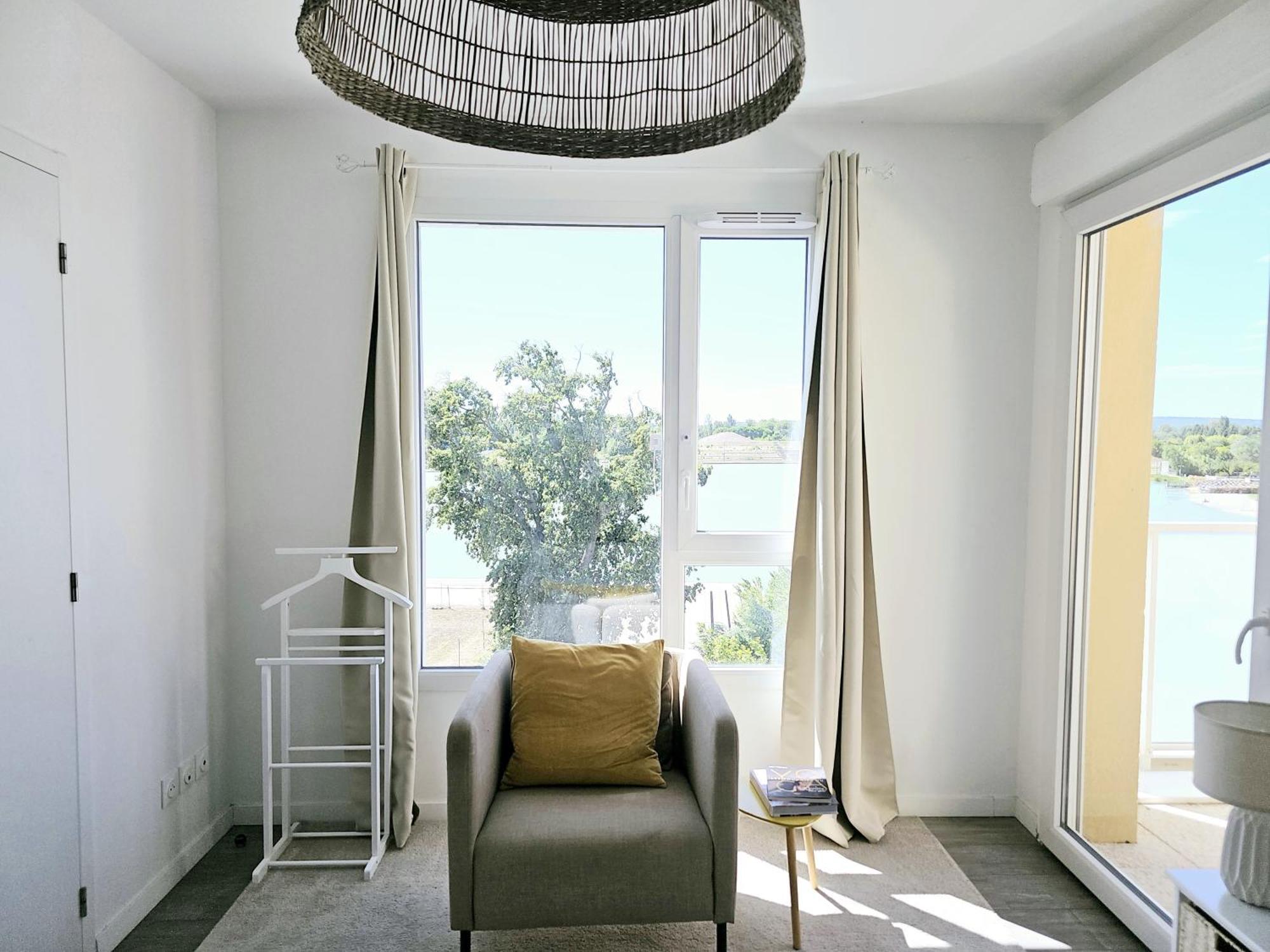 Lakeside Provence - Appartement Classe 4 Etoiles, Vue Sur Le Lac, Parking Sous-Sol, Double Clim Monteux Exterior photo